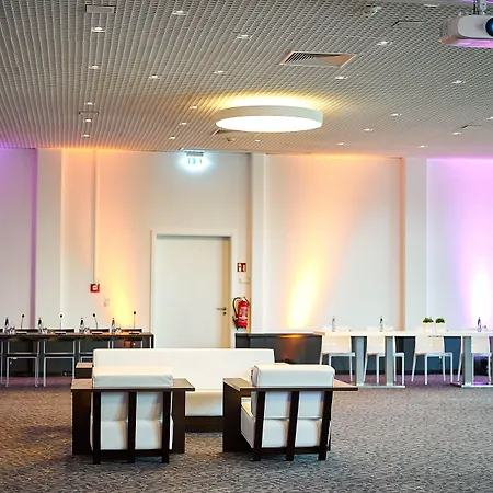 Mice Collection Business- Und Stadthotel An Der Mosel Nahe Swt Arena Und Viking Anleger Otel 4*