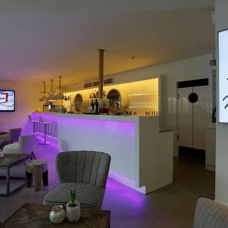 Fourside Plaza Trier, Trademark Collection By Wyndham Trier