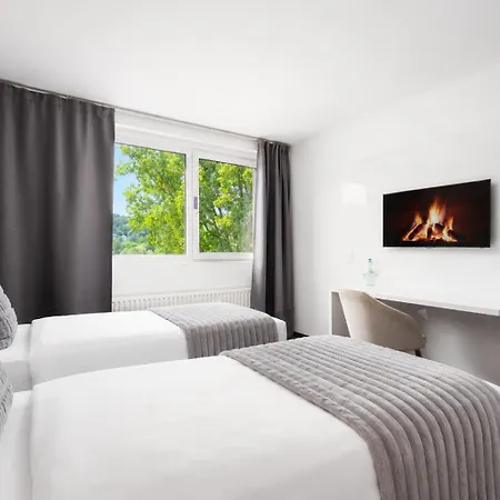 Mice Collection Business- Und Stadthotel An Der Mosel Nahe Swt Arena Und Viking Anleger Hotell