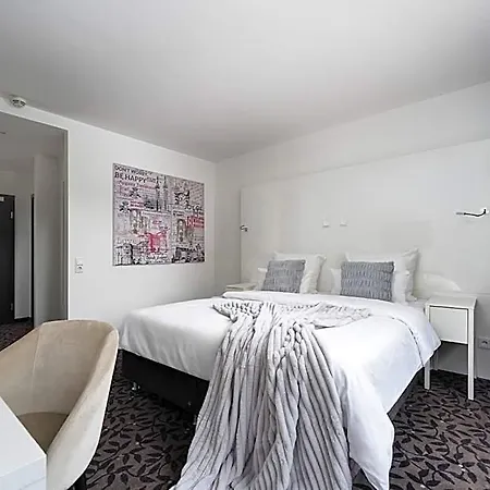 Mice Collection Business- Und Stadthotel An Der Mosel Nahe Swt Arena Und Viking Anleger فندق 4*